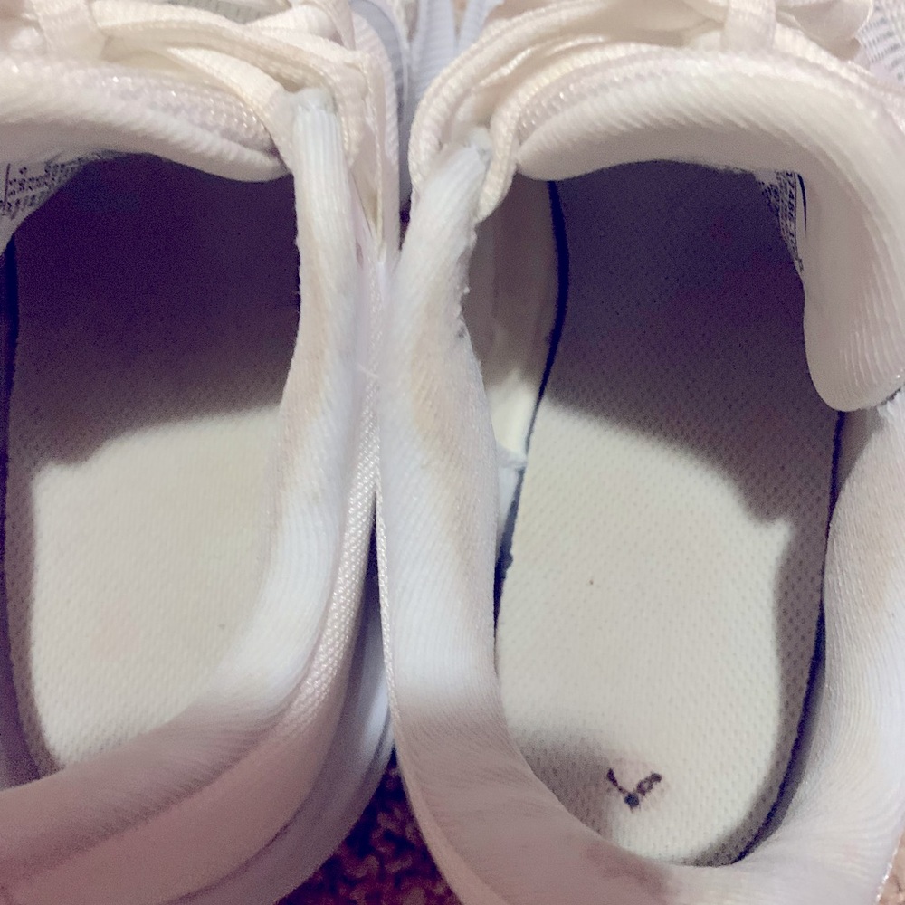 Nikes - Picture 7 of 7